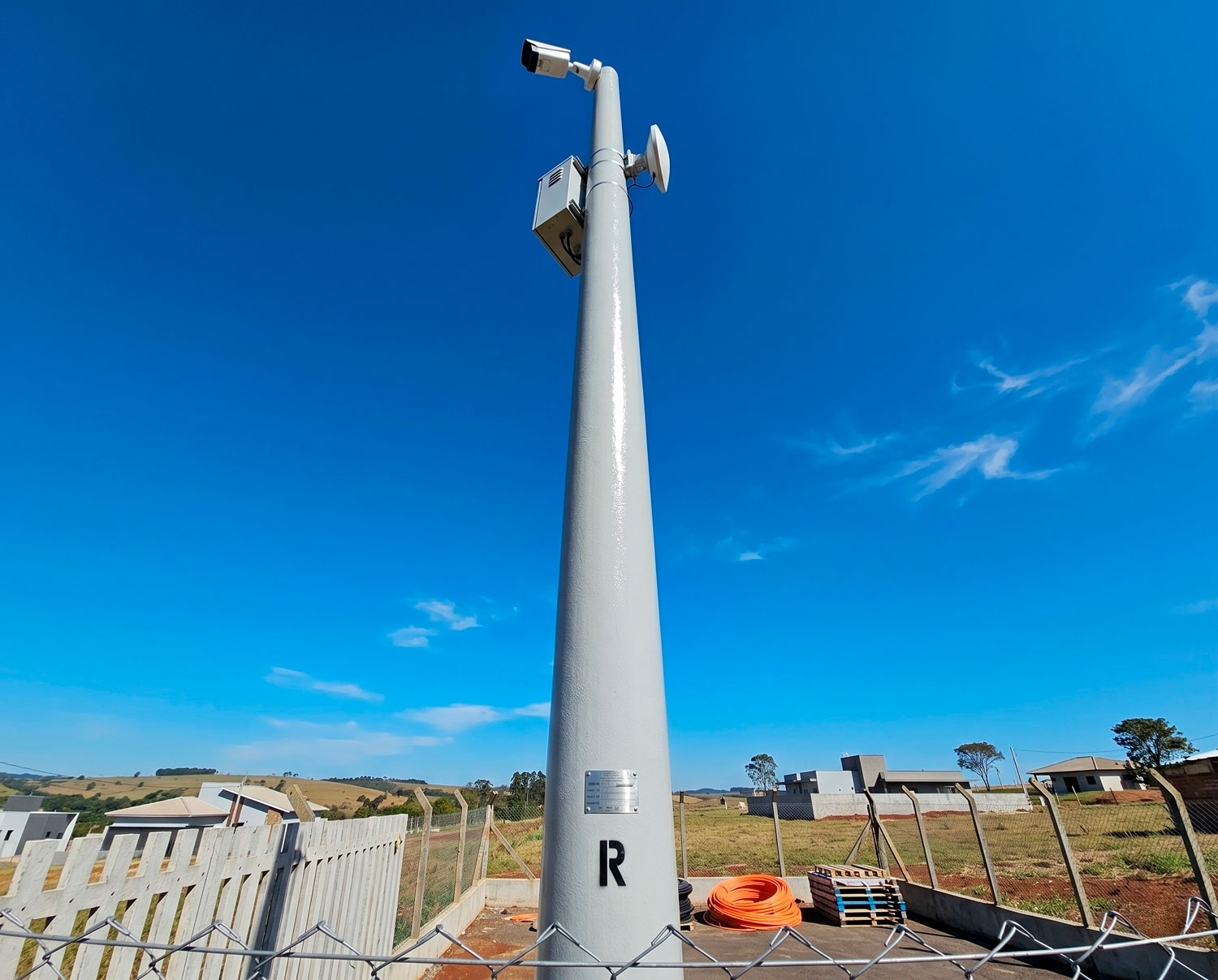 Postes PRFV para telecomunicações